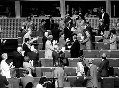 - 19.07 -  1979 Simone Veil à la Présidence du Parlement Européen -