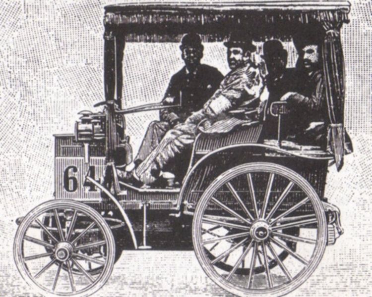 - 22.07- 1894 - La Panhard et Levassor n°64 pilotée par Emile Mayade lors de la course Paris-Rouen -